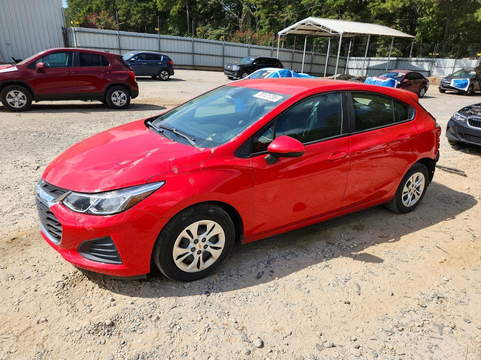 70131796 :رقم المزاد ، 3G1BC6SM1KS577417 vin ، 2019 Chevrolet Cruze مزاد بيع