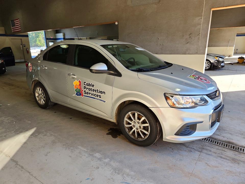 72217446 :رقم المزاد ، 1G1JD5SB6L4103207 vin ، 2020 Chevrolet Sonic مزاد بيع