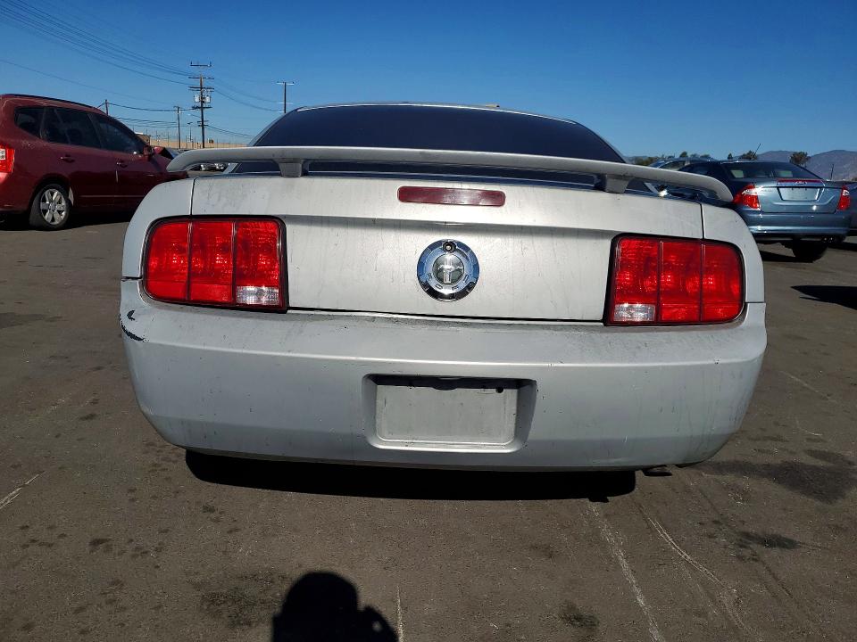71682486 :رقم المزاد ، 1ZVFT80N855196711 vin ، 2005 Ford Mustang مزاد بيع