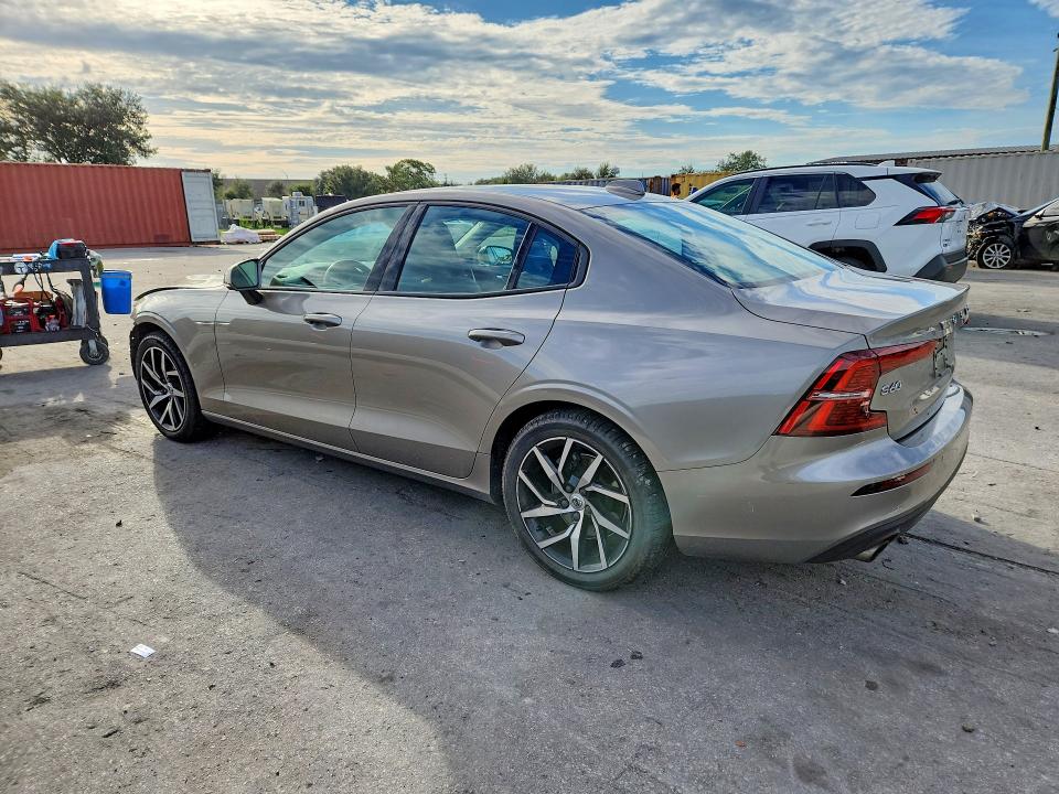 71616006 :رقم المزاد ، 7JR102FK6LG045255 vin ، 2020 Volvo S60 مزاد بيع