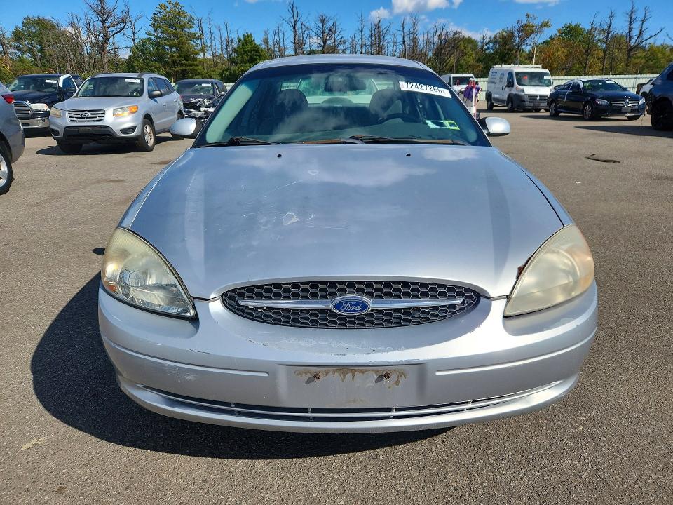 72427266 :رقم المزاد ، 1FAFP55UXYA130717 vin ، 2000 Ford Taurus مزاد بيع