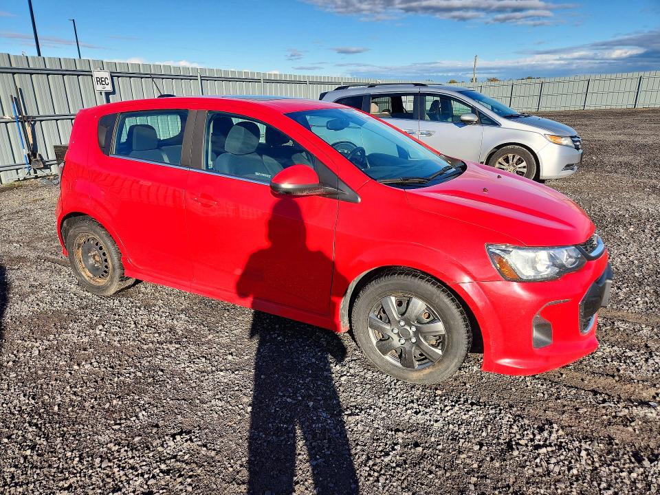 72499106 :رقم المزاد ، 1G1JD6SB1H4163179 vin ، 2017 Chevrolet Sonic مزاد بيع
