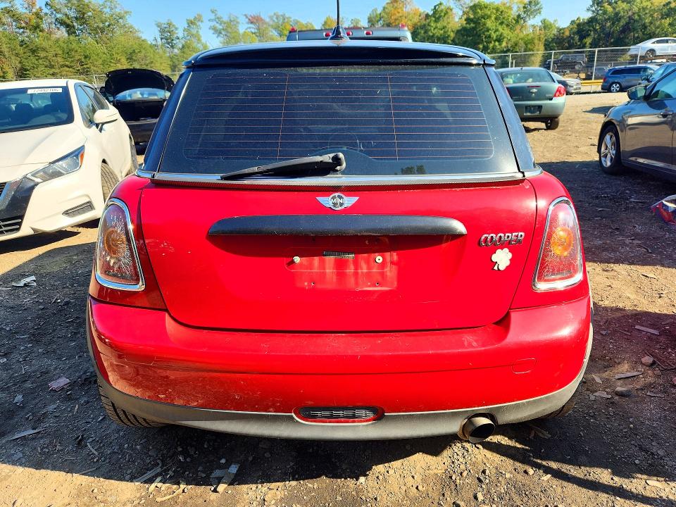2010 Mini Cooper მანქანა იყიდება აუქციონზე, vin: WMWMF3C56ATZ63734, აუქციონის ნომერი: 73174156