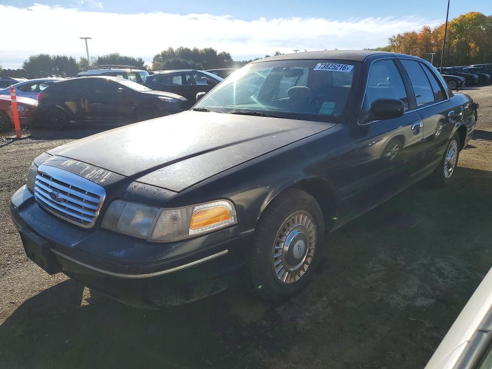 Продаж на аукціоні авто 2002 Ford Crown Victoria, vin: 2FAFP71W92X158851, номер лоту: 73825216