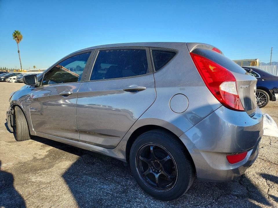 71428976 :رقم المزاد ، KMHCT5AE4HU359797 vin ، 2017 Hyundai Accent مزاد بيع