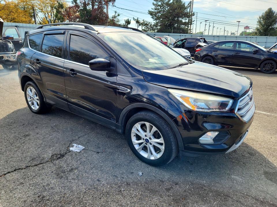 Продаж на аукціоні авто 2018 Ford Escape, vin: 1FMCU9GD1JUB29370, номер лоту: 72571326