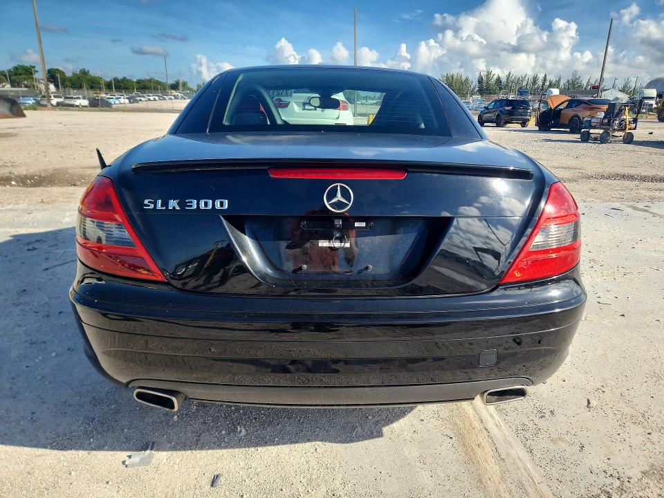 71211946 :رقم المزاد ، WDBWK5EA6BF241059 vin ، 2011 Mercedes-benz Slk مزاد بيع