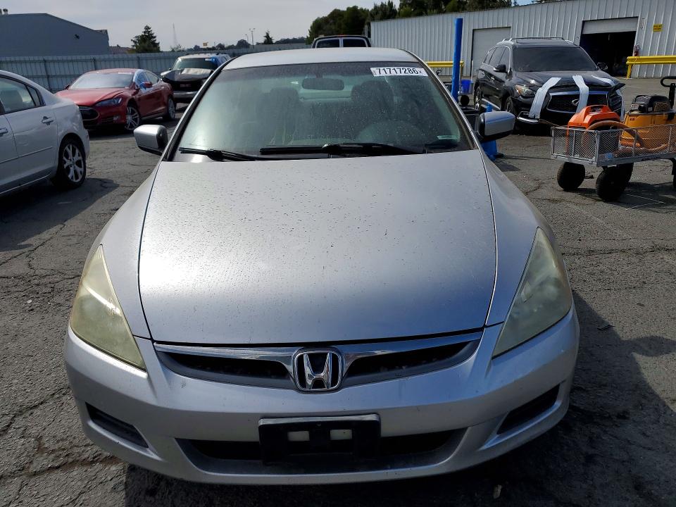 2006 Honda Accord მანქანა იყიდება აუქციონზე, vin: 1HGCM56366A141188, აუქციონის ნომერი: 71717286