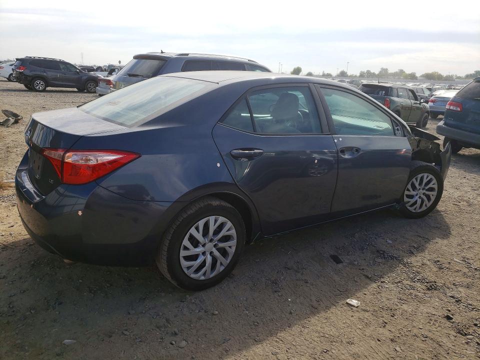 70932106 :رقم المزاد ، 5YFBURHE3HP723215 vin ، 2017 Toyota Corolla مزاد بيع