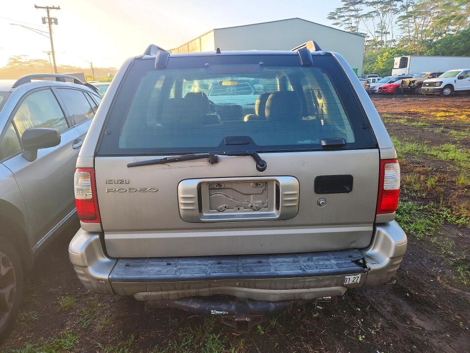 71670376 :رقم المزاد ، 4S2DM58W844308256 vin ، 2004 Isuzu Rodeo مزاد بيع