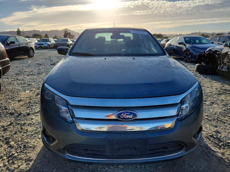 2011 Ford Fusion მანქანა იყიდება აუქციონზე, vin: 3FAHP0JA1BR275830, აუქციონის ნომერი: 73793796