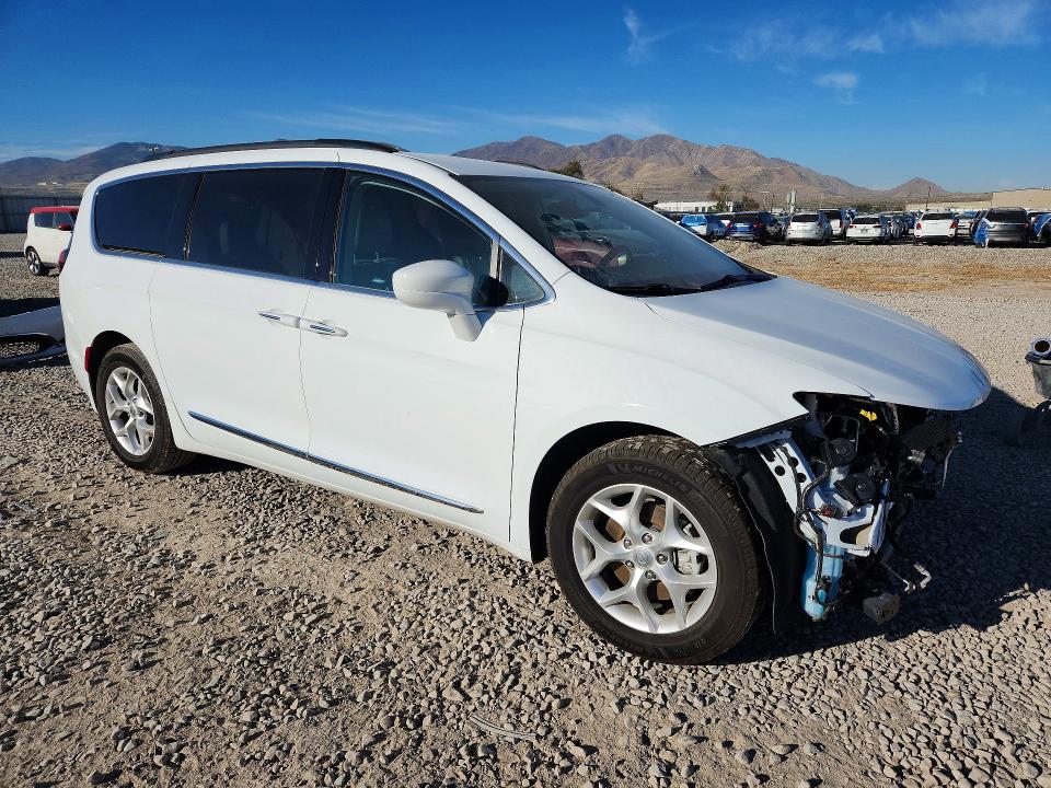 Продажа на аукционе авто 2017 Chrysler Pacifica, vin: 2C4RC1BG0HR552937, номер лота: 70993416