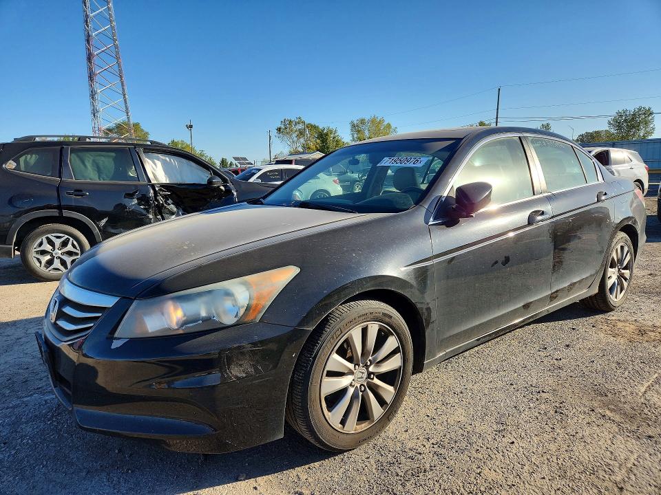 71950976 :رقم المزاد ، 1HGCP2F88BA152446 vin ، 2011 Honda Accord مزاد بيع