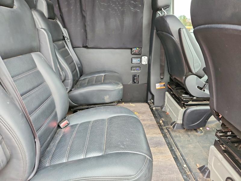 69044886 :رقم المزاد ، W1Y8ND6Y9ST227094 vin ، 2025 Mercedes-benz Sprinter مزاد بيع