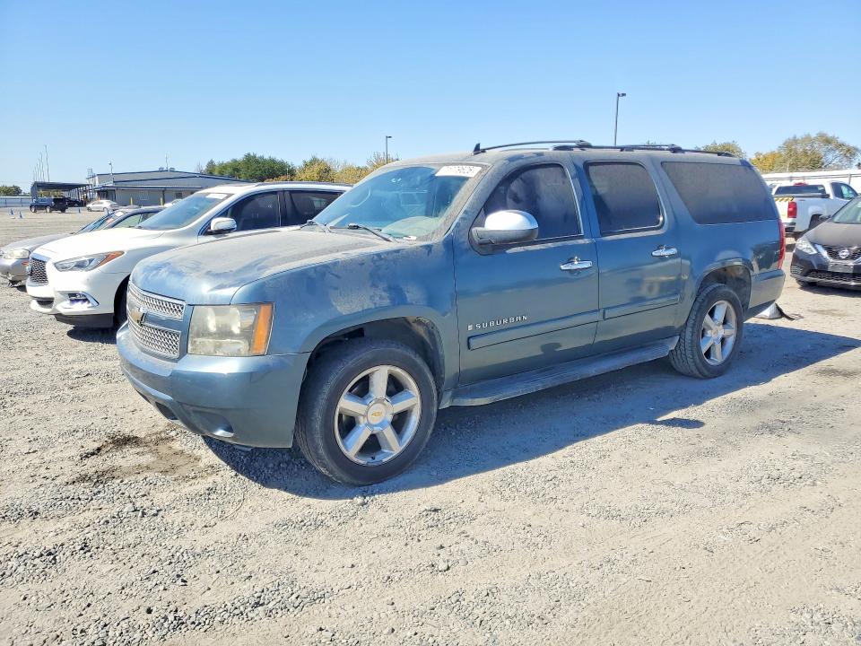 2008 Chevrolet Suburban მანქანა იყიდება აუქციონზე, vin: 3GNFK16308G133268, აუქციონის ნომერი: 71779626