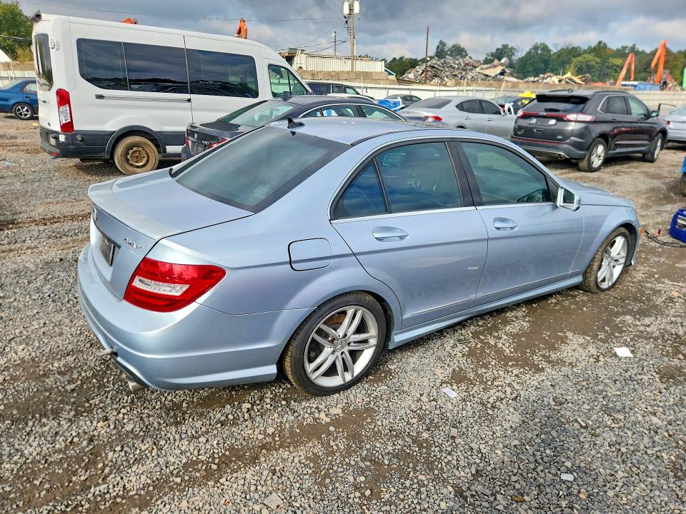 Продажа на аукционе авто 2013 Mercedes-benz C, vin: WDDGF8AB4DA832457, номер лота: 71838636