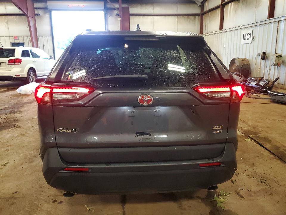69698656 :رقم المزاد ، 2T3P1RFV3MW221077 vin ، 2021 Toyota Rav4 مزاد بيع