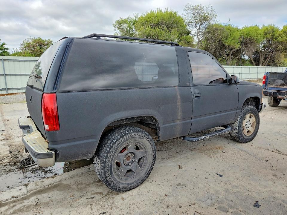 1995 Chevrolet Tahoe მანქანა იყიდება აუქციონზე, vin: 3GNEK18K9SG108800, აუქციონის ნომერი: 71278376