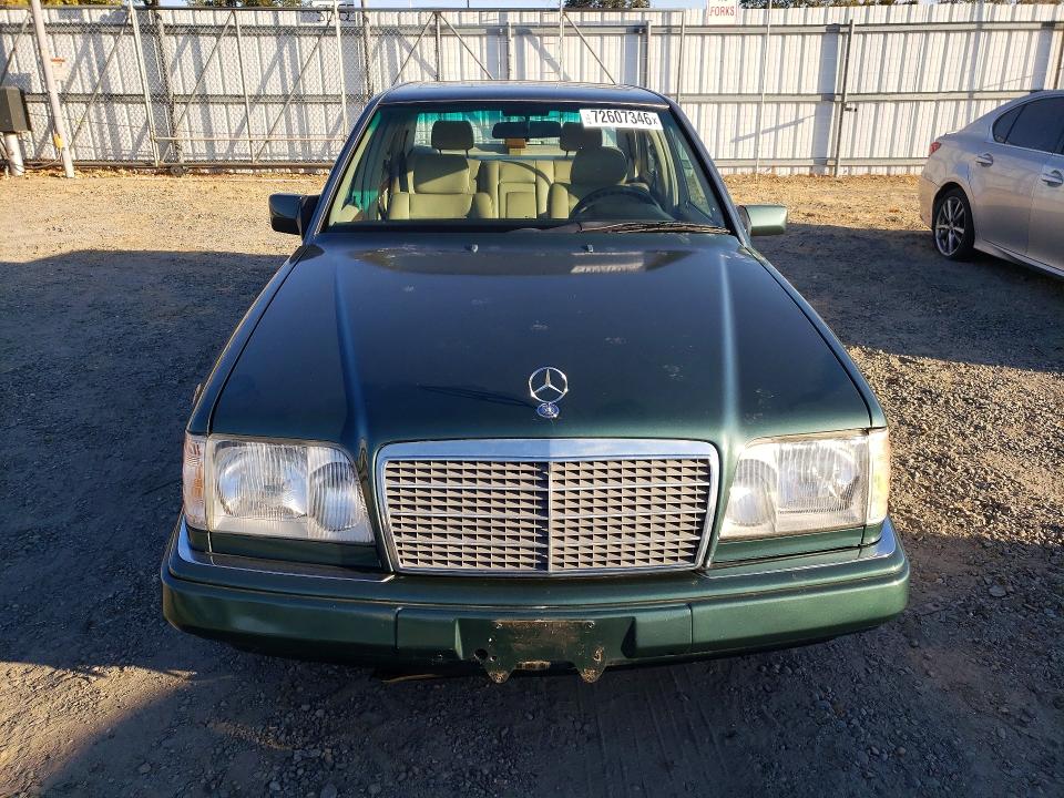 72607346 :رقم المزاد ، WDBEB31E6SC153364 vin ، 1995 Mercedes-benz E مزاد بيع