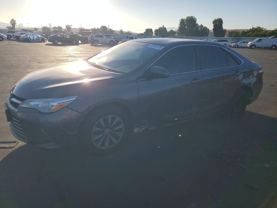 Aukcja sprzedaży 2016 Toyota Camry, vin: 4T4BF1FK1GR572611, numer aukcji: 71761276