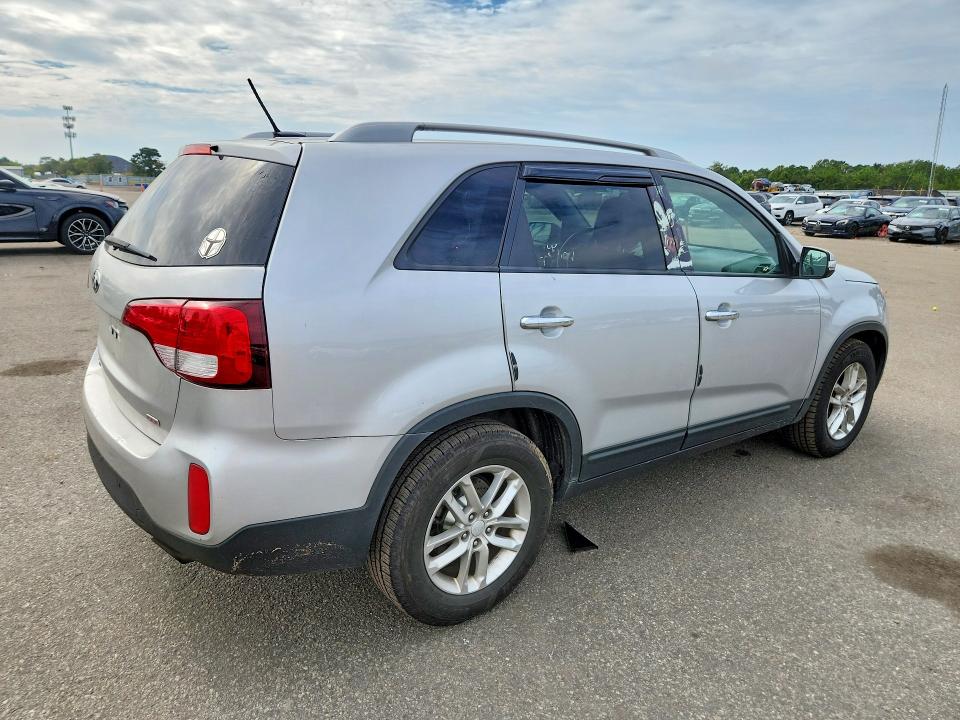 2015 Kia Sorento მანქანა იყიდება აუქციონზე, vin: 5XYKT4A79FG578829, აუქციონის ნომერი: 70540876