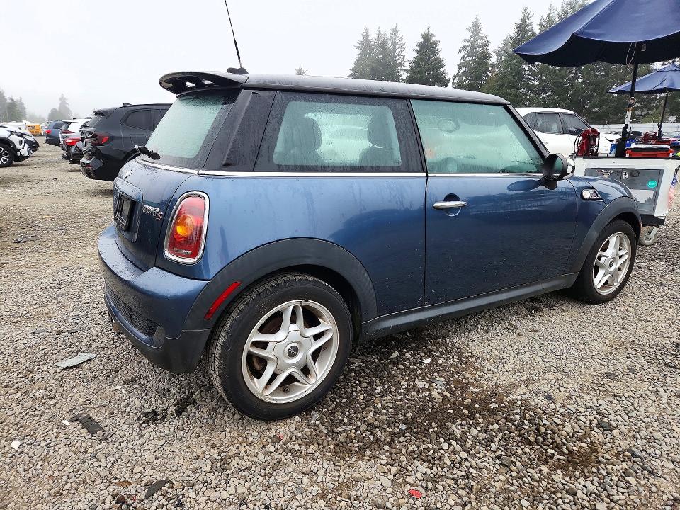 71321436 :رقم المزاد ، WMWMF7C51ATZ70503 vin ، 2010 Mini Cooper مزاد بيع