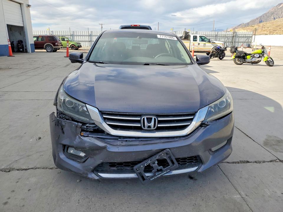 71141986 :رقم المزاد ، 1HGCR2F79FA249534 vin ، 2015 Honda Accord مزاد بيع