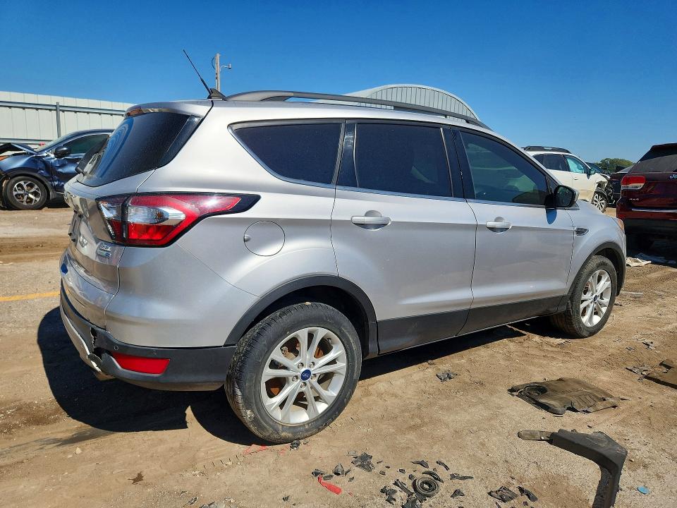 2018 Ford Escape მანქანა იყიდება აუქციონზე, vin: 1FMCU9HD1JUC70454, აუქციონის ნომერი: 68011156