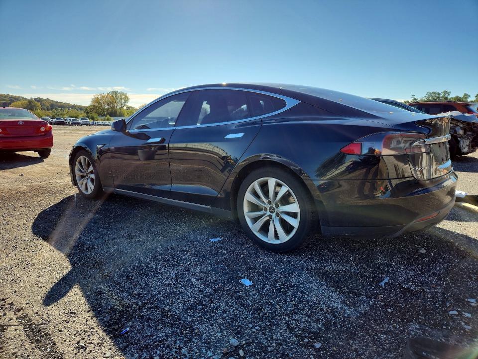Продаж на аукціоні авто 2015 Tesla Model S, vin: 5YJSA1S2XFF082713, номер лоту: 71640806