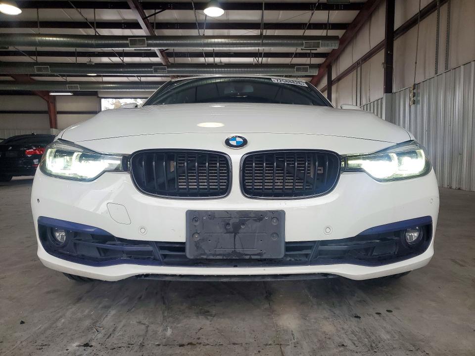 72588826 :رقم المزاد ، WBA8E1C53JA179998 vin ، 2018 Bmw 330e مزاد بيع