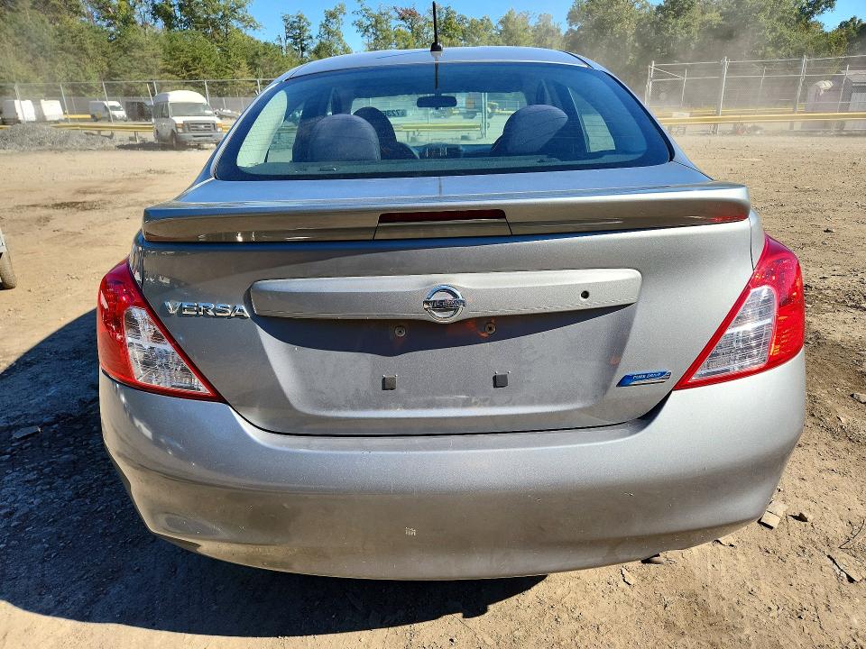 72367496 :رقم المزاد ، 3N1CN7AP1EL807563 vin ، 2014 Nissan Versa مزاد بيع