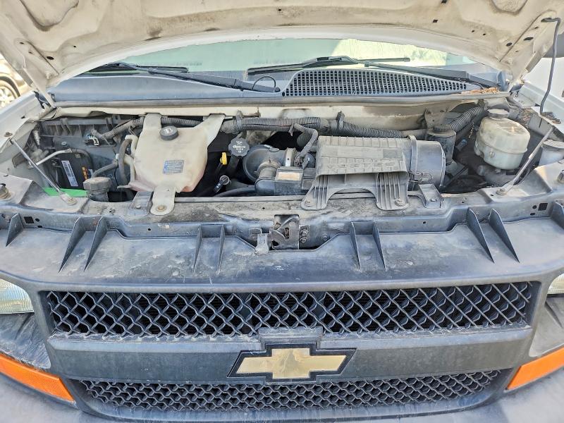 71610666 :رقم المزاد ، 1GCWGGCFXF1164115 vin ، 2015 Chevrolet Express G2500 مزاد بيع