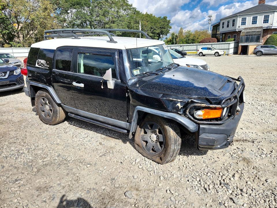 72442906 :رقم المزاد ، JTEBU11F470069267 vin ، 2007 Toyota Fj Cruiser مزاد بيع