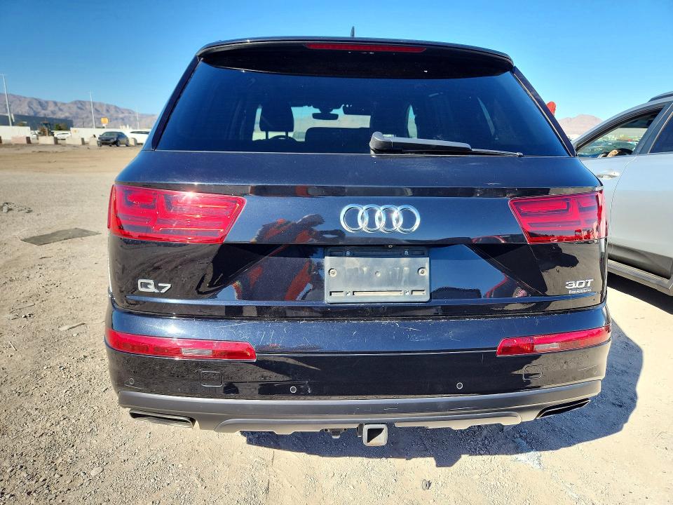 Продажа на аукционе авто 2017 Audi Q7, vin: WA1VAAF78HD057008, номер лота: 71493456