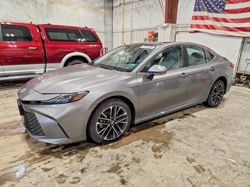 70916246 :رقم المزاد ، 4T1DBADK7SU513119 vin ، 2025 Toyota Camry مزاد بيع
