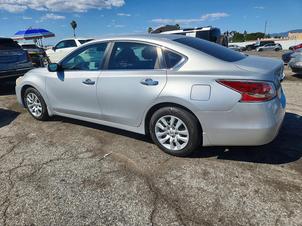 2015 Nissan Altima მანქანა იყიდება აუქციონზე, vin: 1N4AL3AP8FN363026, აუქციონის ნომერი: 71777986