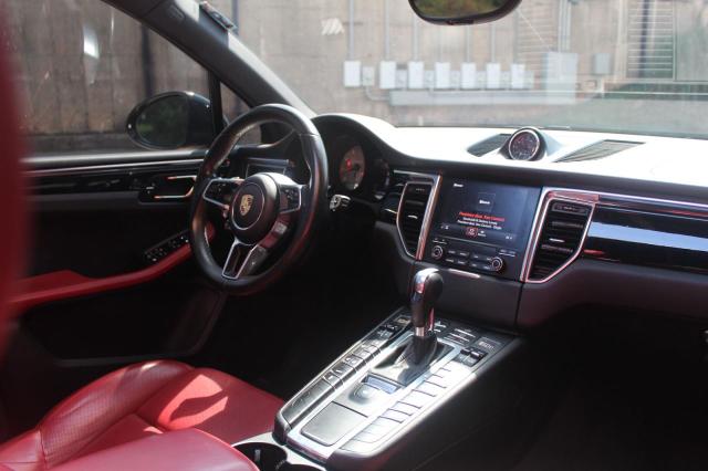 72997956 :رقم المزاد ، WP1AB2A55HLB10068 vin ، 2017 Porsche Macan مزاد بيع