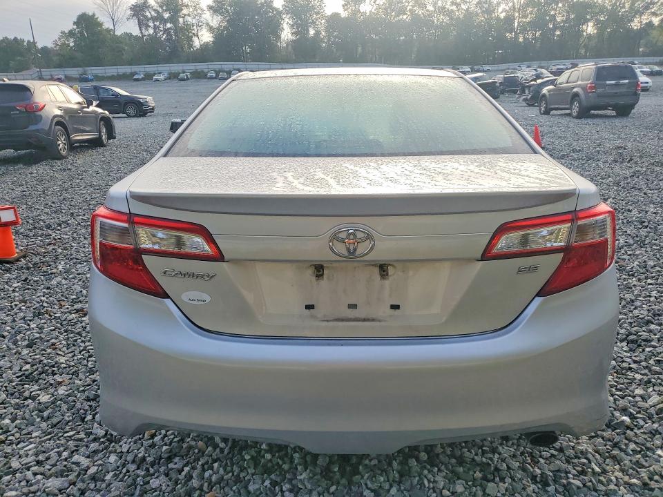 71471366 :رقم المزاد ، 4T1BF1FK3EU771389 vin ، 2014 Toyota Camry مزاد بيع