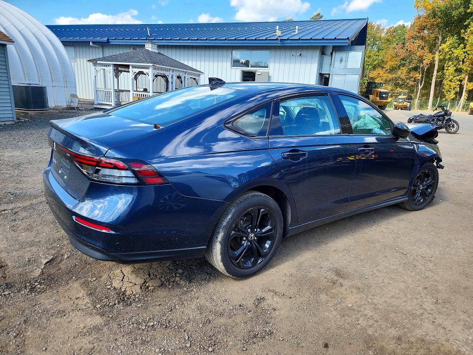 Продажа на аукционе авто 2025 Honda Accord, vin: 1HGCY1F45SA017851, номер лота: 72376976