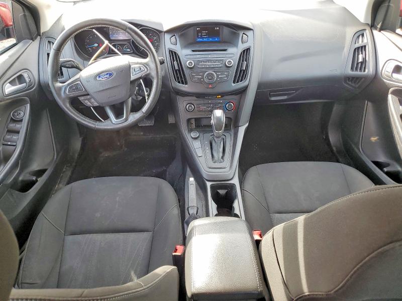 71234066 :رقم المزاد ، 1FADP3K25FL285532 vin ، 2015 Ford Focus مزاد بيع