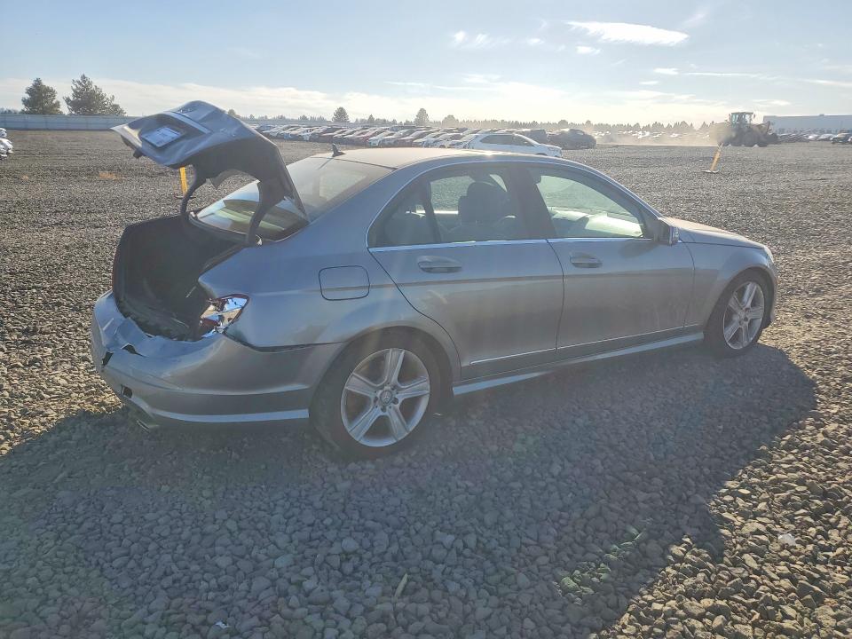 2010 Mercedes-benz C მანქანა იყიდება აუქციონზე, vin: WDDGF8BB4AR111101, აუქციონის ნომერი: 71642446