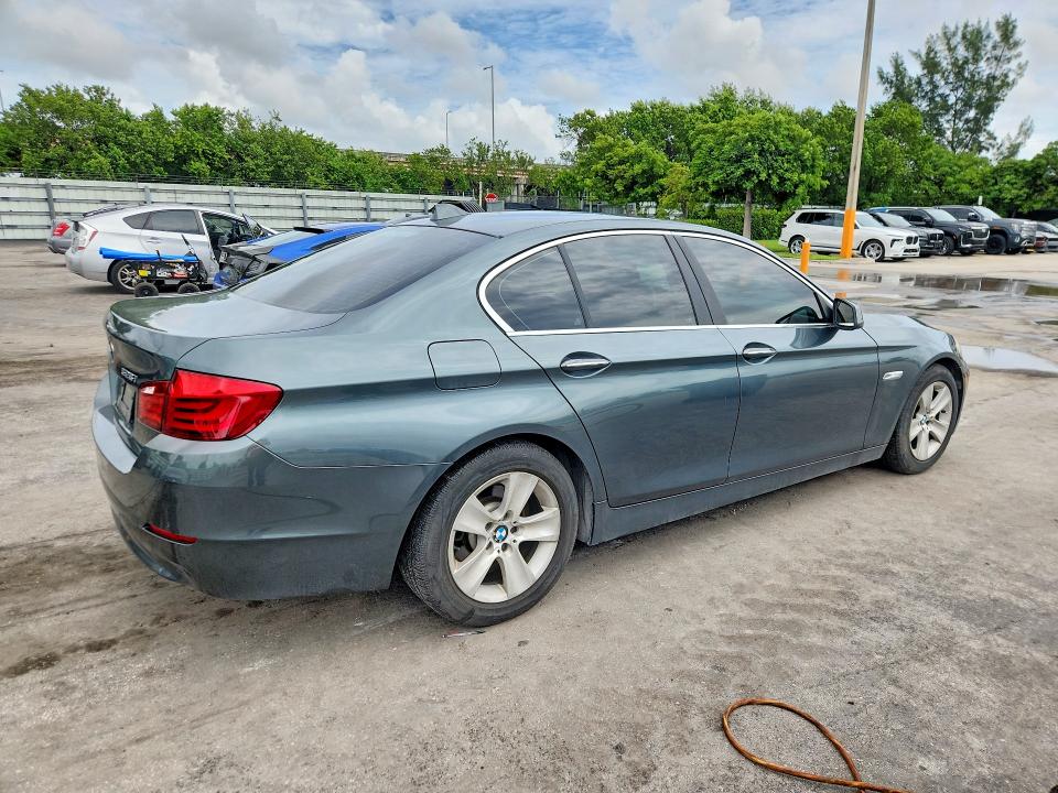 2011 Bmw 528 მანქანა იყიდება აუქციონზე, vin: WBAFR1C58BC740102, აუქციონის ნომერი: 71288776
