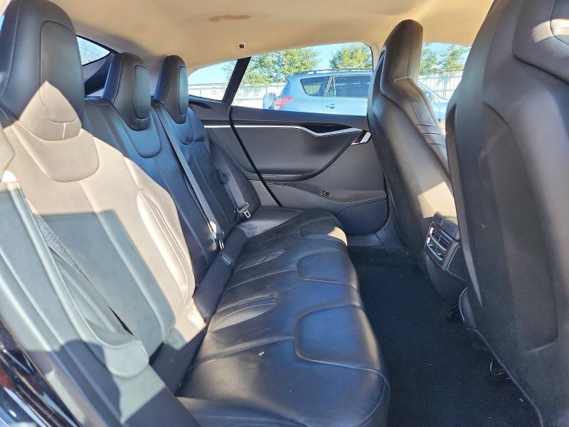 Продаж на аукціоні авто 2015 Tesla Model S, vin: 5YJSA1S2XFF082713, номер лоту: 71640806