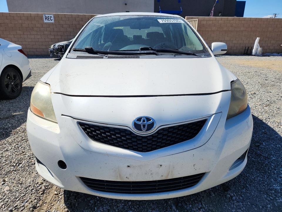 70905706 :رقم المزاد ، JTDBT4K37A4067722 vin ، 2010 Toyota Yaris مزاد بيع