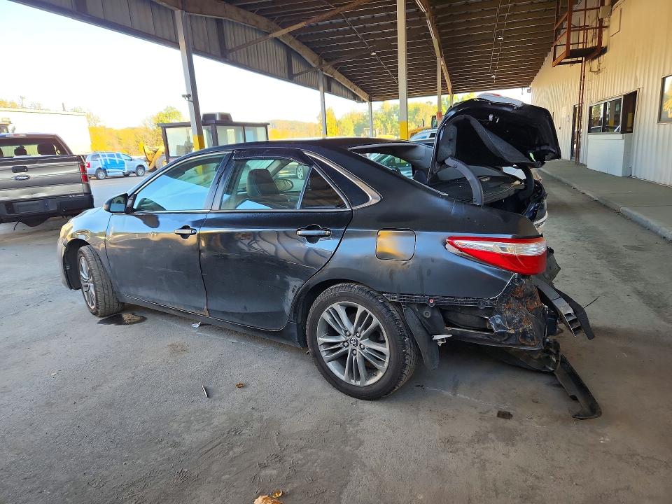 71496566 :رقم المزاد ، 4T1BF1FK2FU001069 vin ، 2015 Toyota Camry مزاد بيع