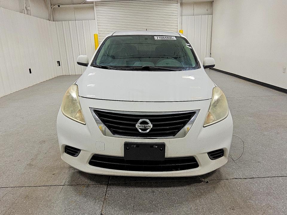 2013 Nissan Versa მანქანა იყიდება აუქციონზე, vin: 3N1CN7AP2DL880987, აუქციონის ნომერი: 71084806