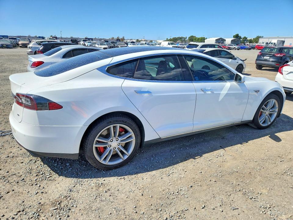 Продажа на аукционе авто 2014 Tesla Model S, vin: 5YJSA1S11EFP47911, номер лота: 71436906