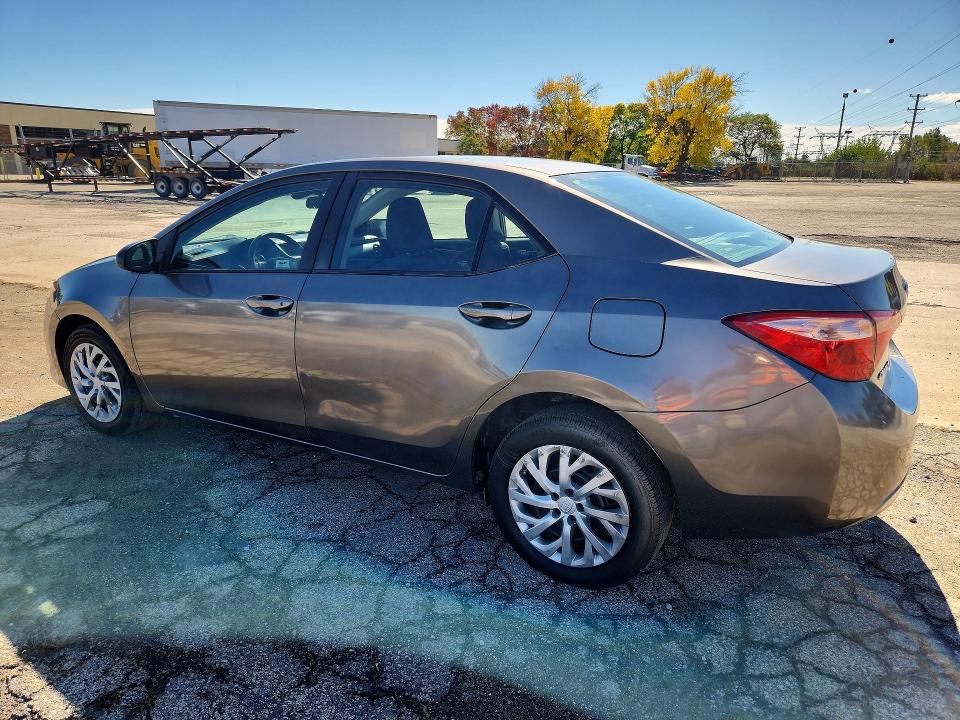 Продаж на аукціоні авто 2018 Toyota Corolla, vin: 5YFBURHE9JP744575, номер лоту: 70345456