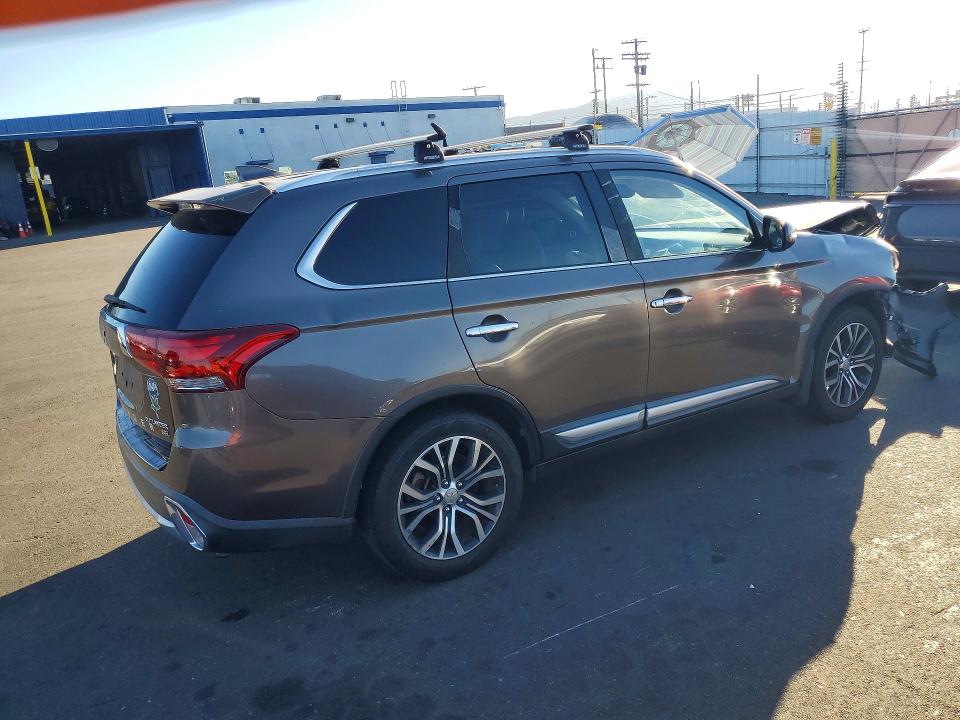 Продажа на аукционе авто 2018 Mitsubishi Outlander, vin: JA4AD3A37JZ021650, номер лота: 72351146