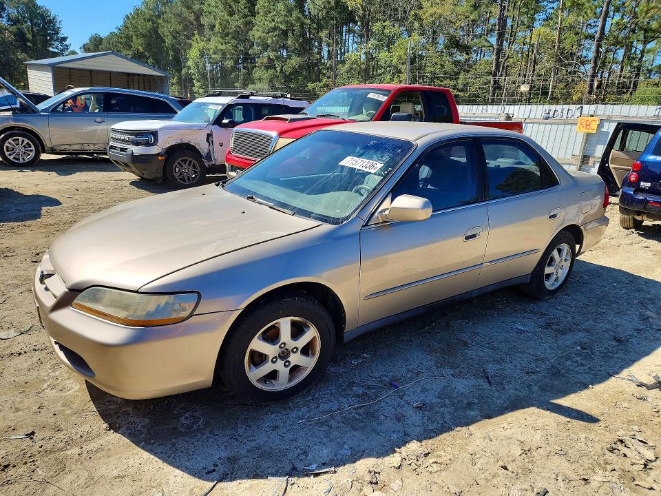 71571336 :رقم المزاد ، 1HGCG6693YA075154 vin ، 2000 Honda Accord مزاد بيع